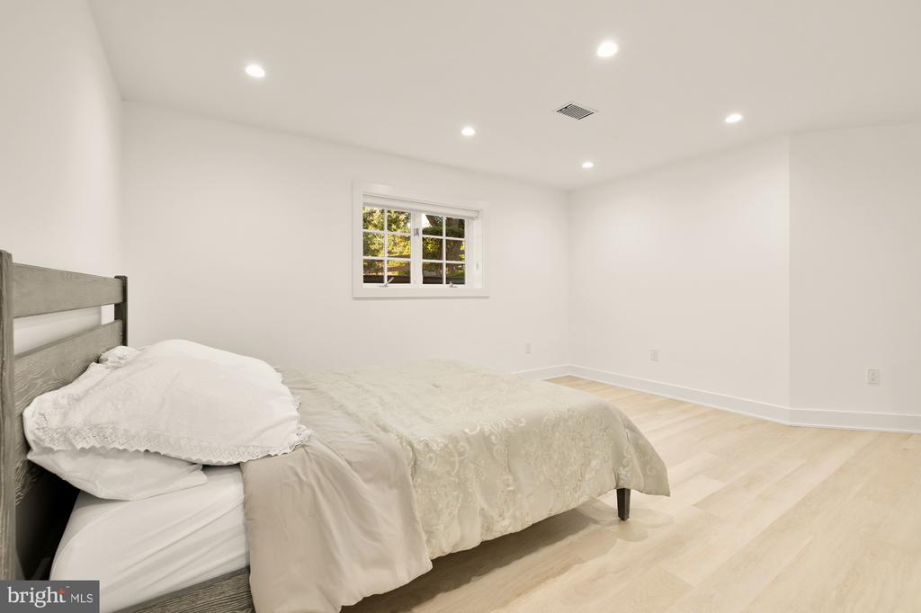 12916 BRUSHWOOD TERRACE
