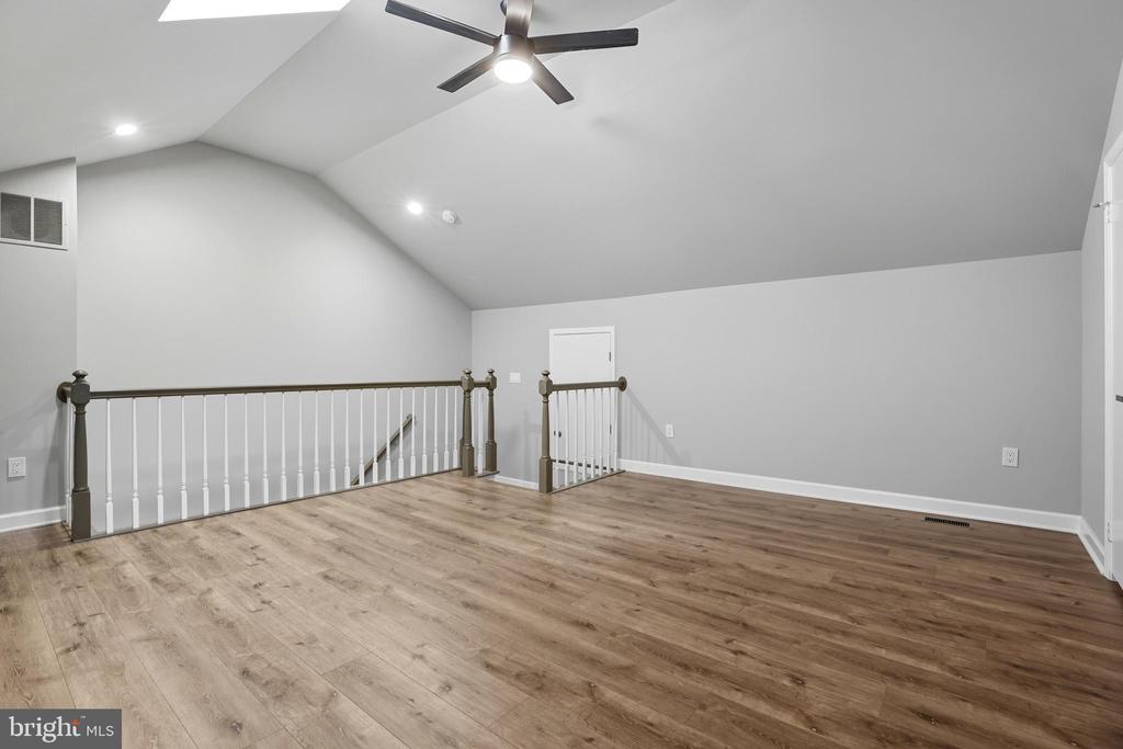 5725 BREWER HOUSE CIRCLE