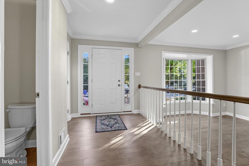 5725 BREWER HOUSE CIRCLE