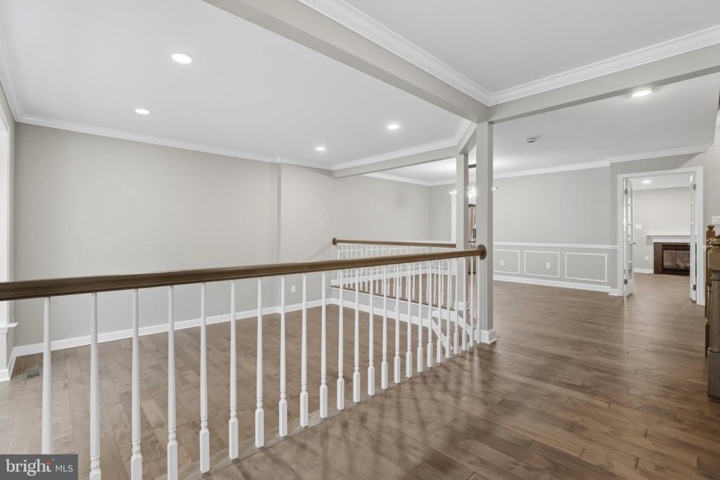 5725 BREWER HOUSE CIRCLE