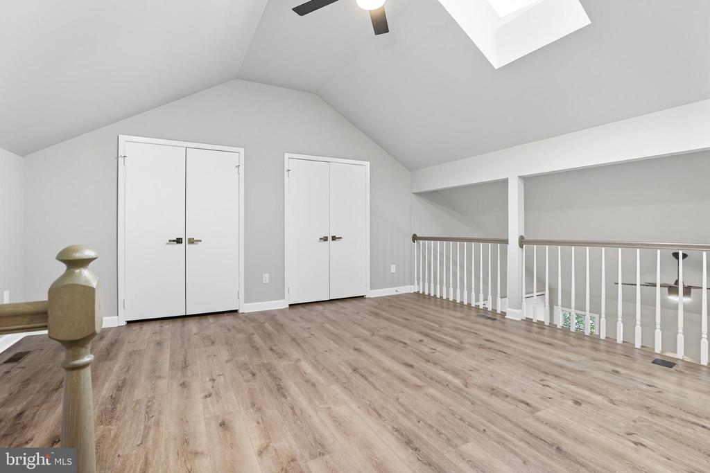 5725 BREWER HOUSE CIRCLE