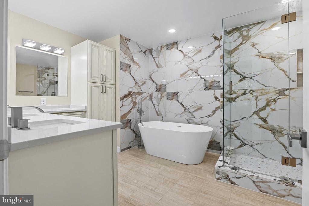 5725 BREWER HOUSE CIRCLE