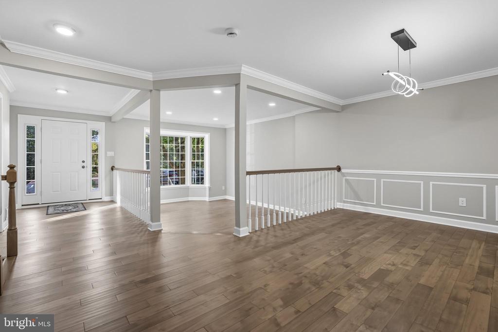 5725 BREWER HOUSE CIRCLE