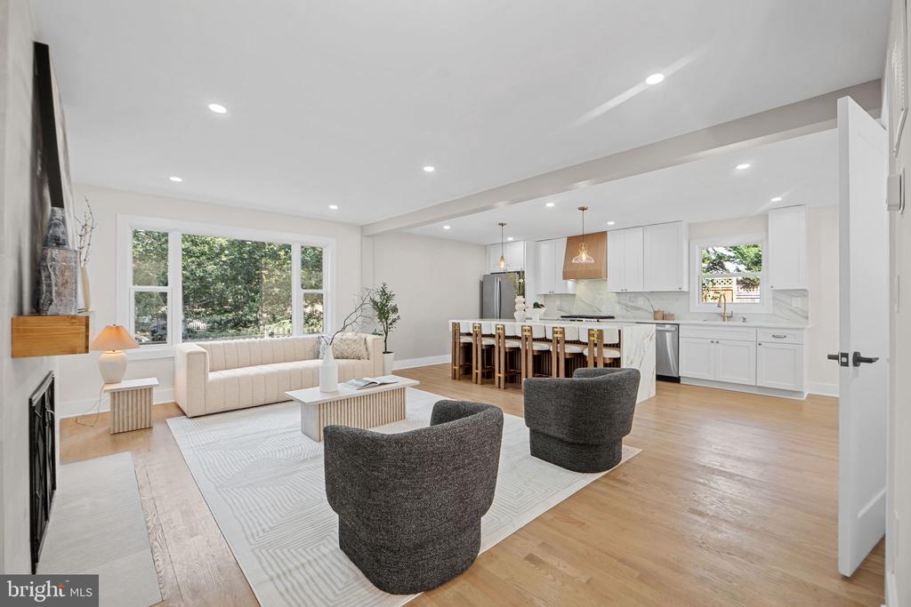 8511 HUNTER CREEK TRAIL