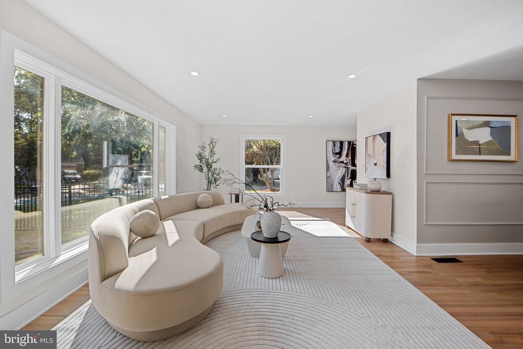 8511 HUNTER CREEK TRAIL