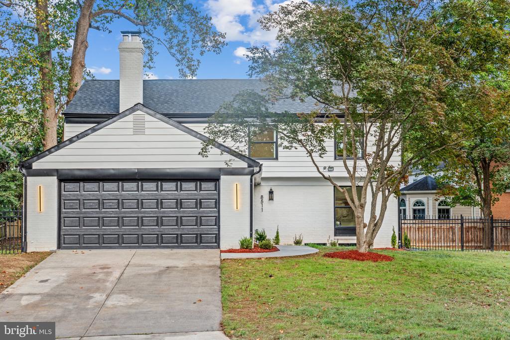8511 HUNTER CREEK TRAIL