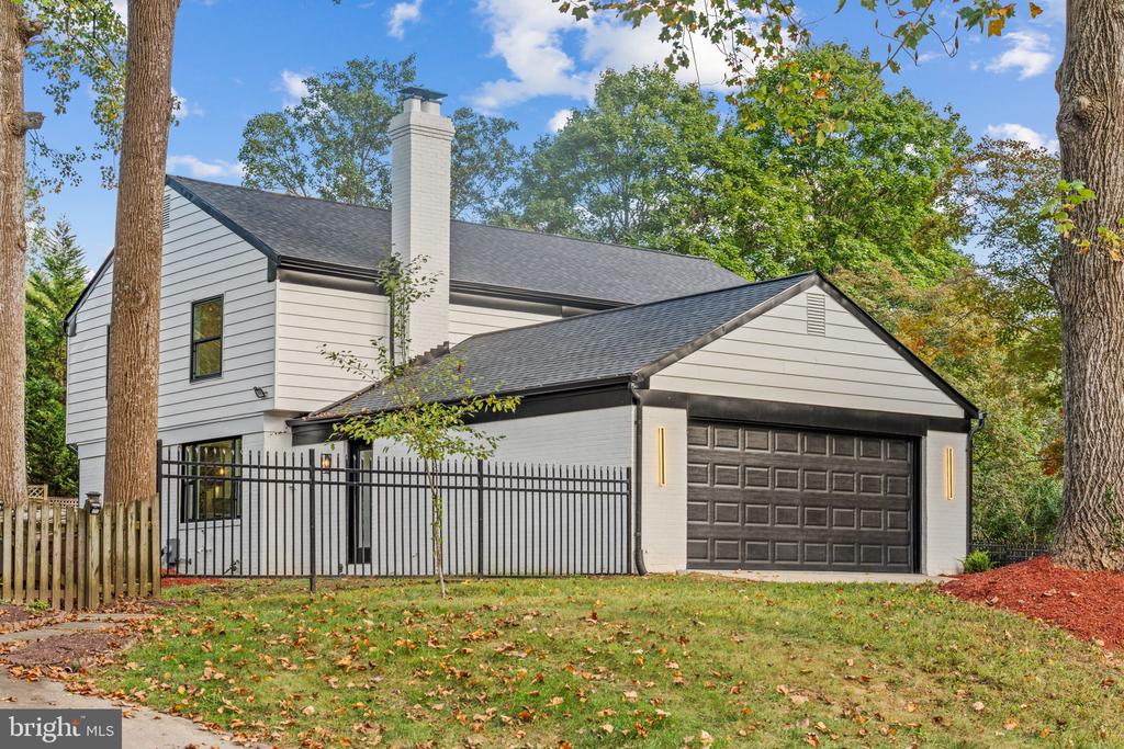 8511 HUNTER CREEK TRAIL