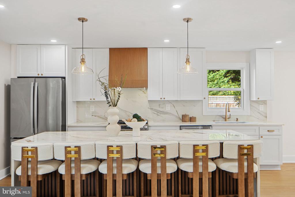 8511 HUNTER CREEK TRAIL