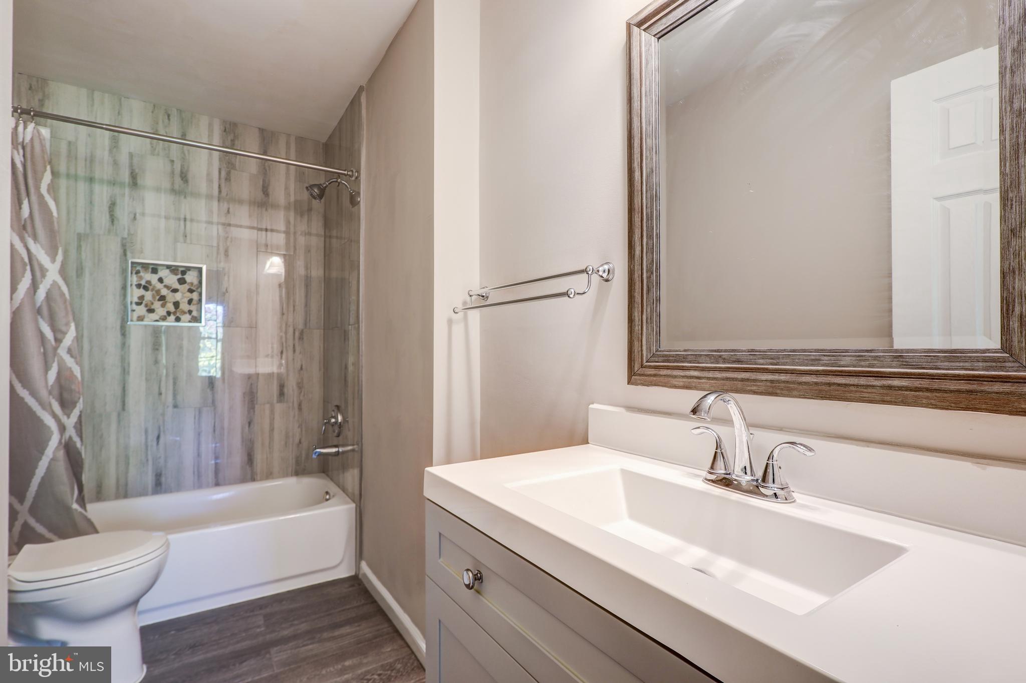 840 IVY LEAGUE LANE 4-22