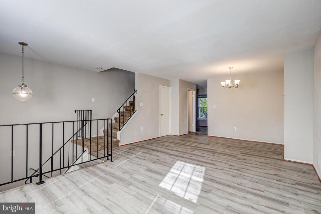 840 IVY LEAGUE LANE 4-22