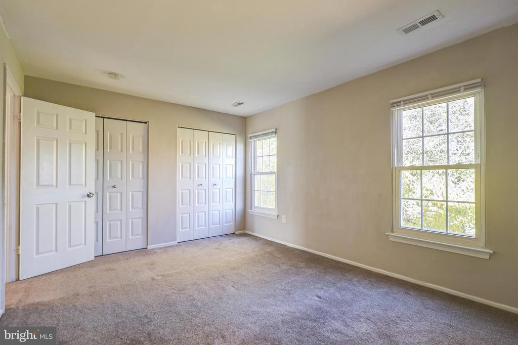 840 IVY LEAGUE LANE 4-22