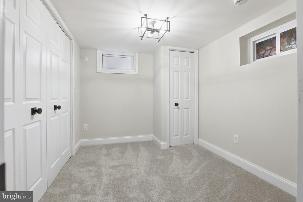 11901 ROCKING HORSE ROAD
