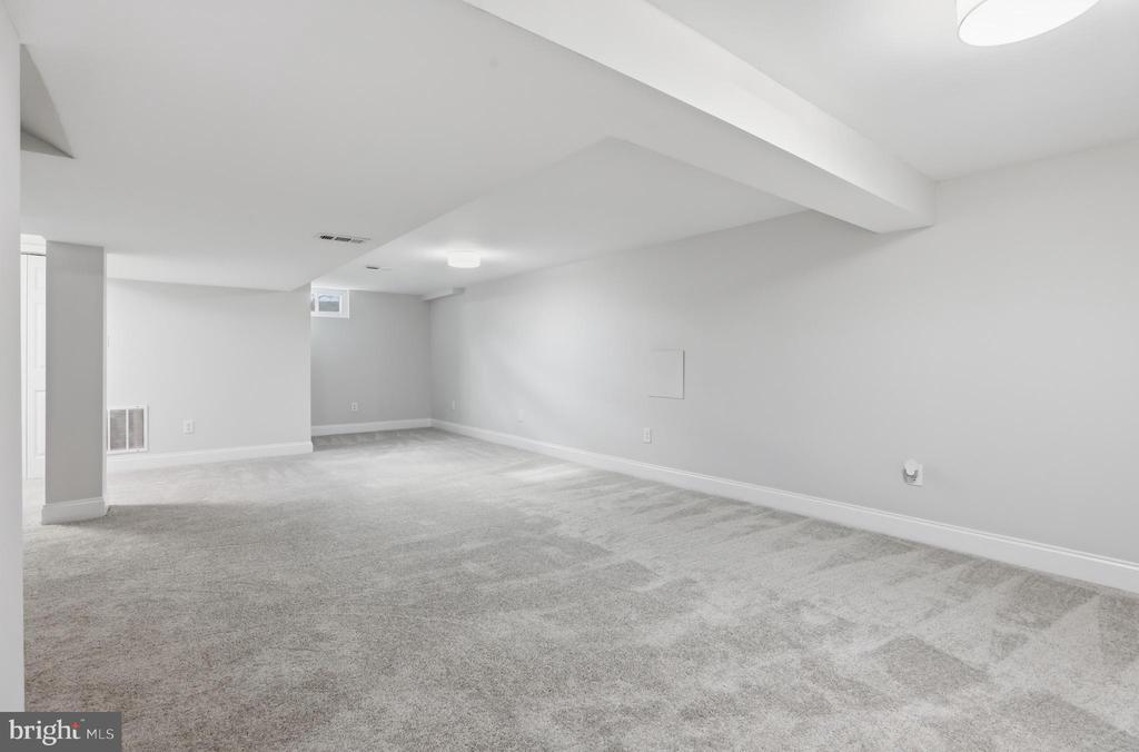 11901 ROCKING HORSE ROAD