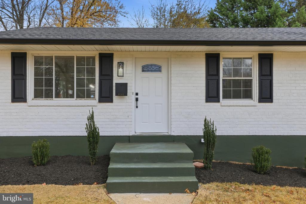 11901 ROCKING HORSE ROAD
