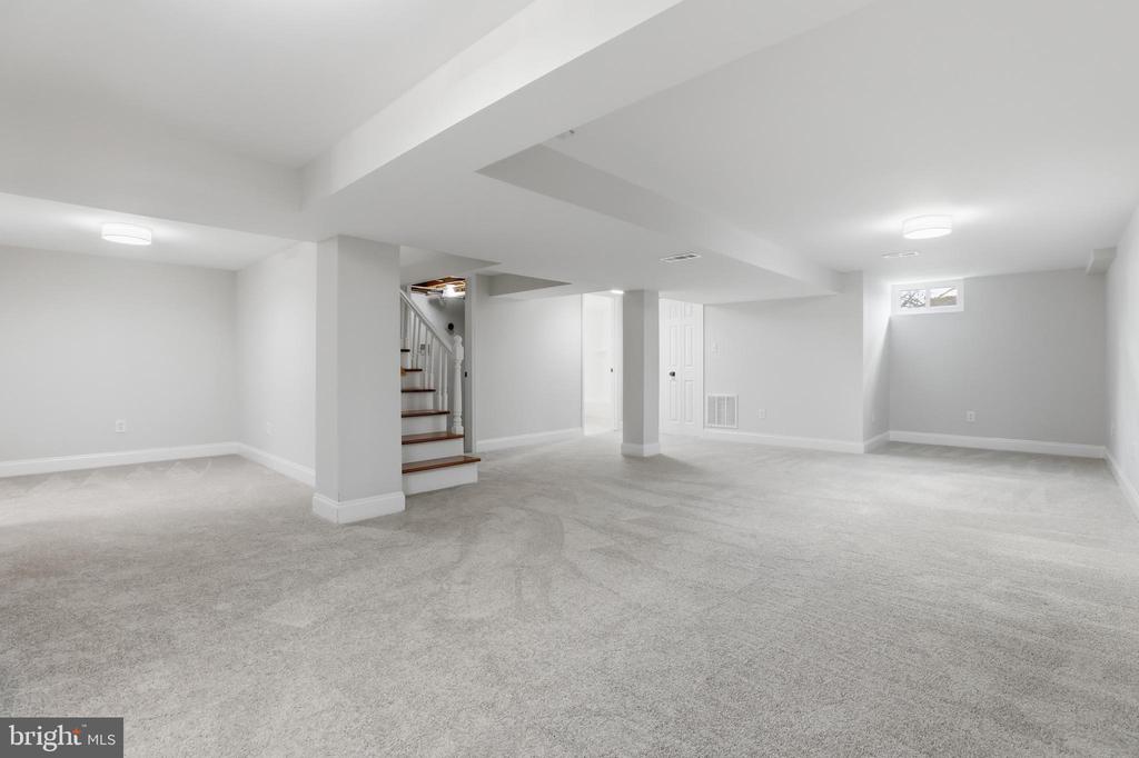 11901 ROCKING HORSE ROAD