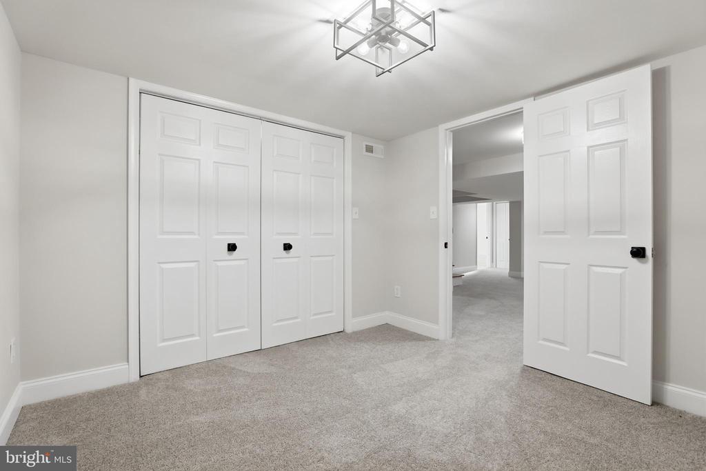 11901 ROCKING HORSE ROAD