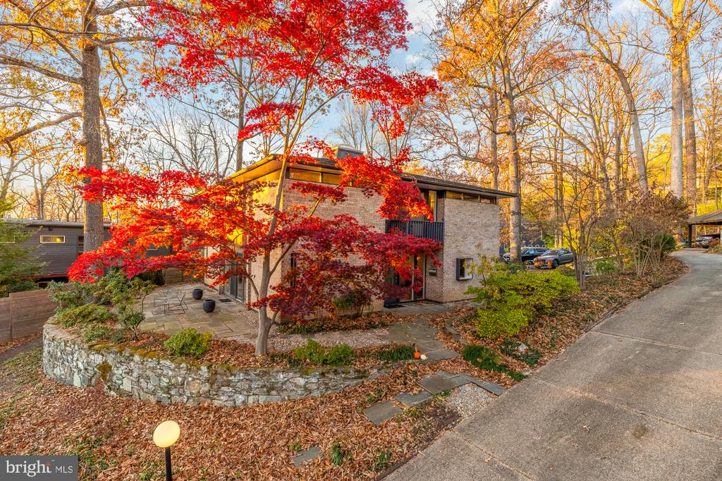 5420 MOHICAN ROAD