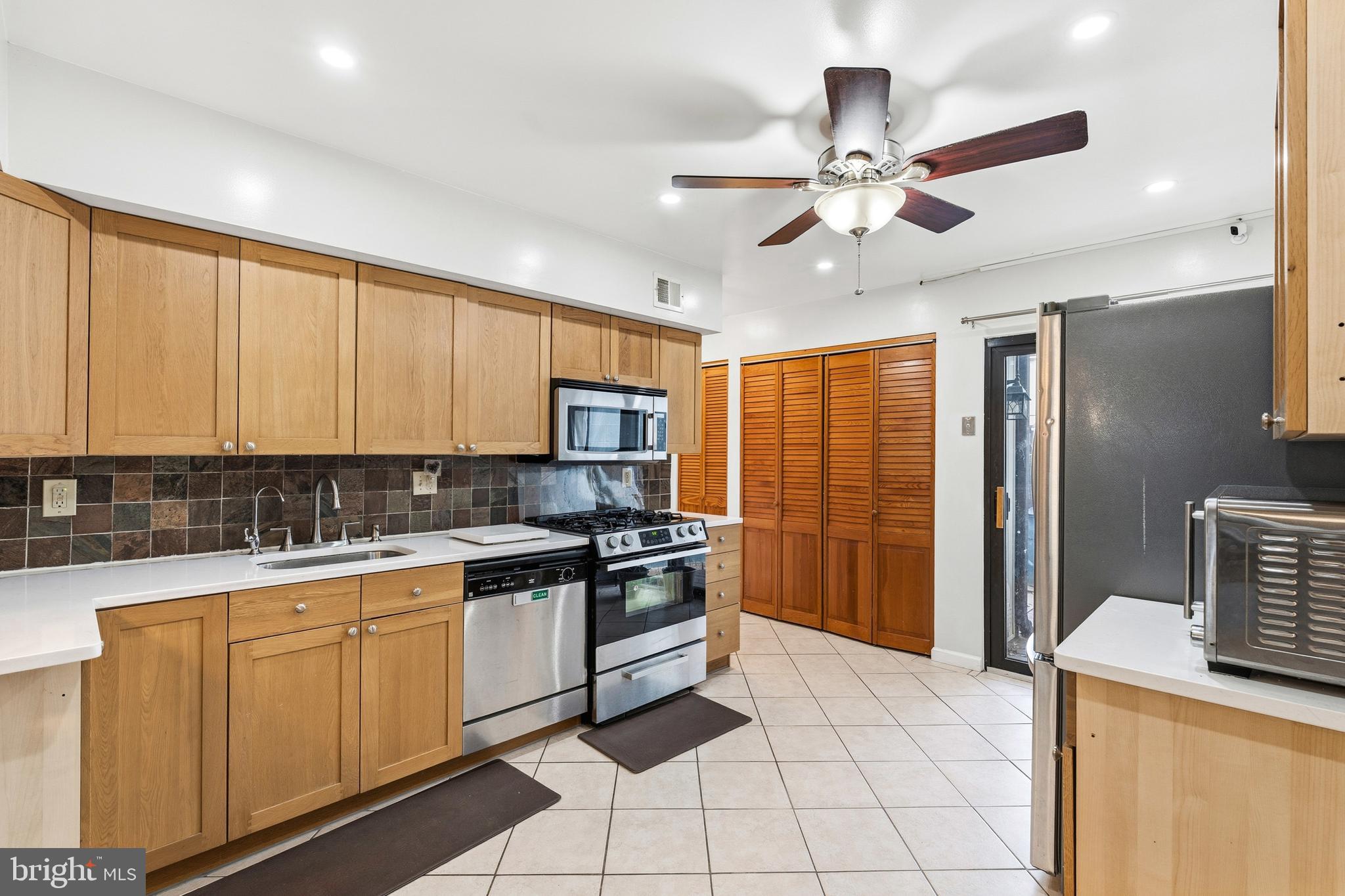 7641 LAYTONIA DRIVE