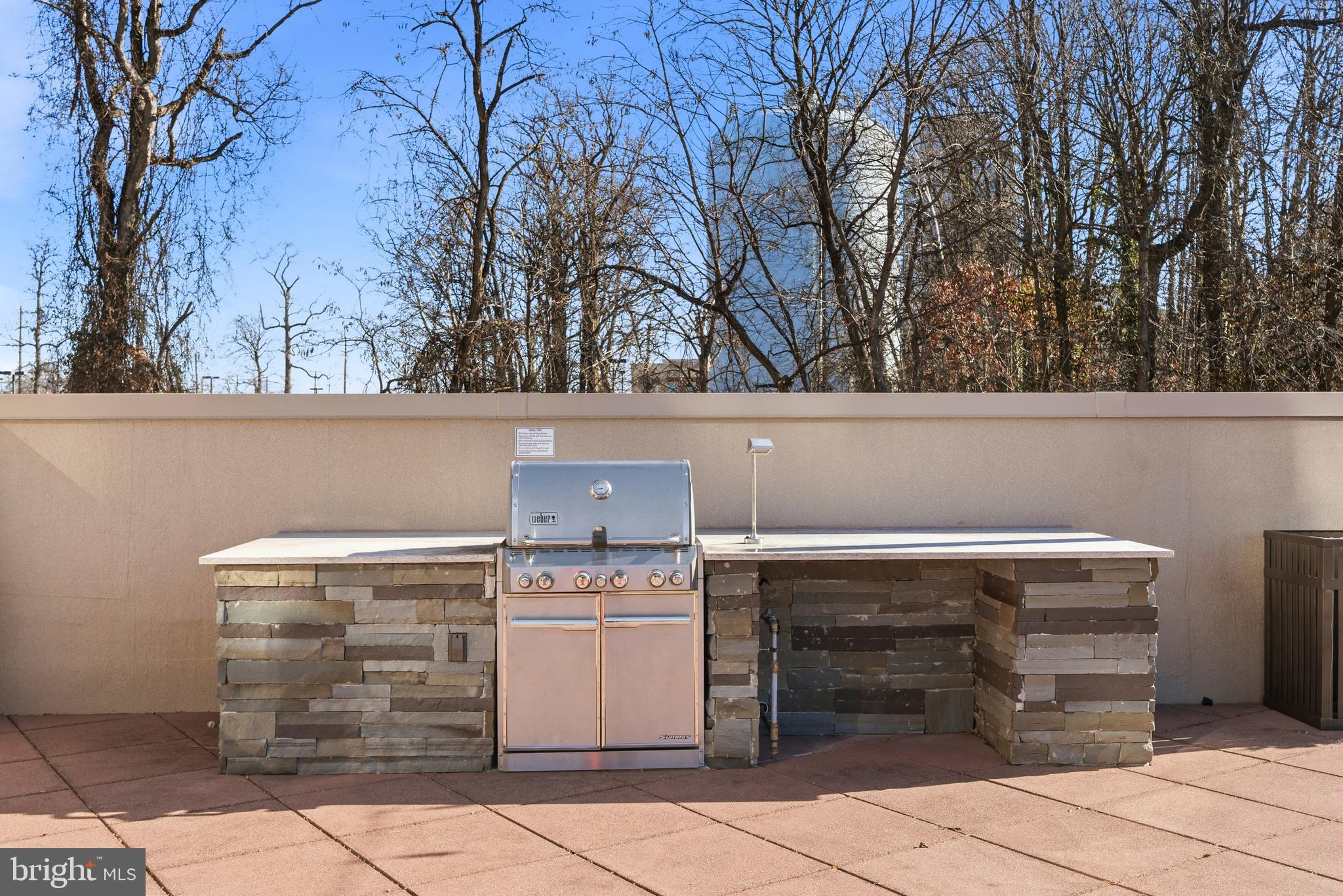 5800 NICHOLSON LANE 1-201