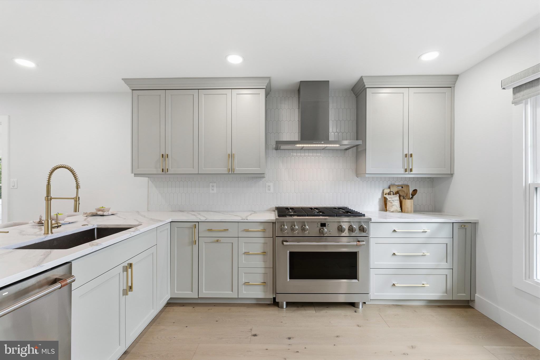 10029 DELLCASTLE ROAD