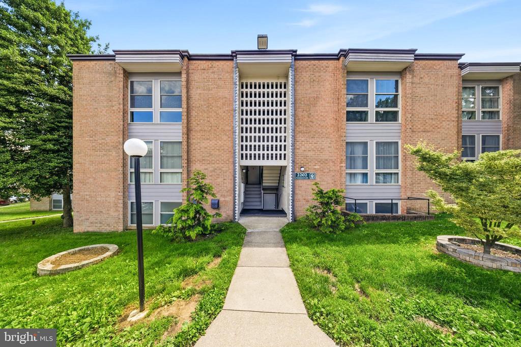 2202 GREENERY LANE Unit: 301-22