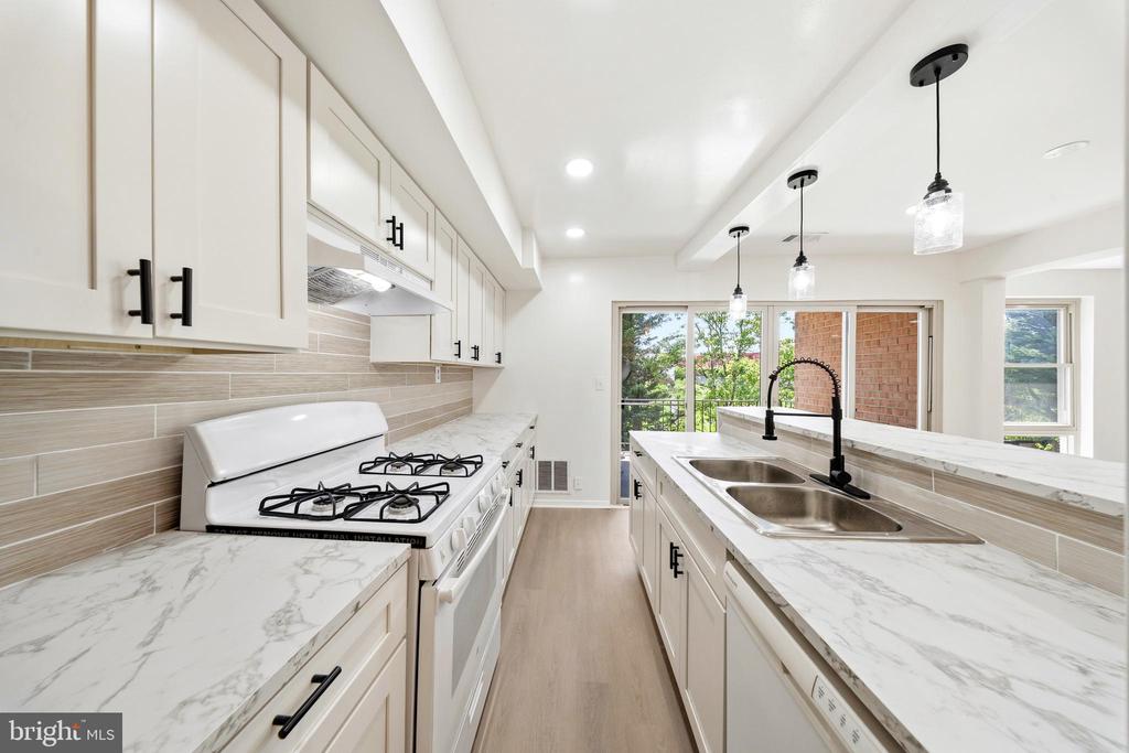 2202 GREENERY LANE Unit: 301-22