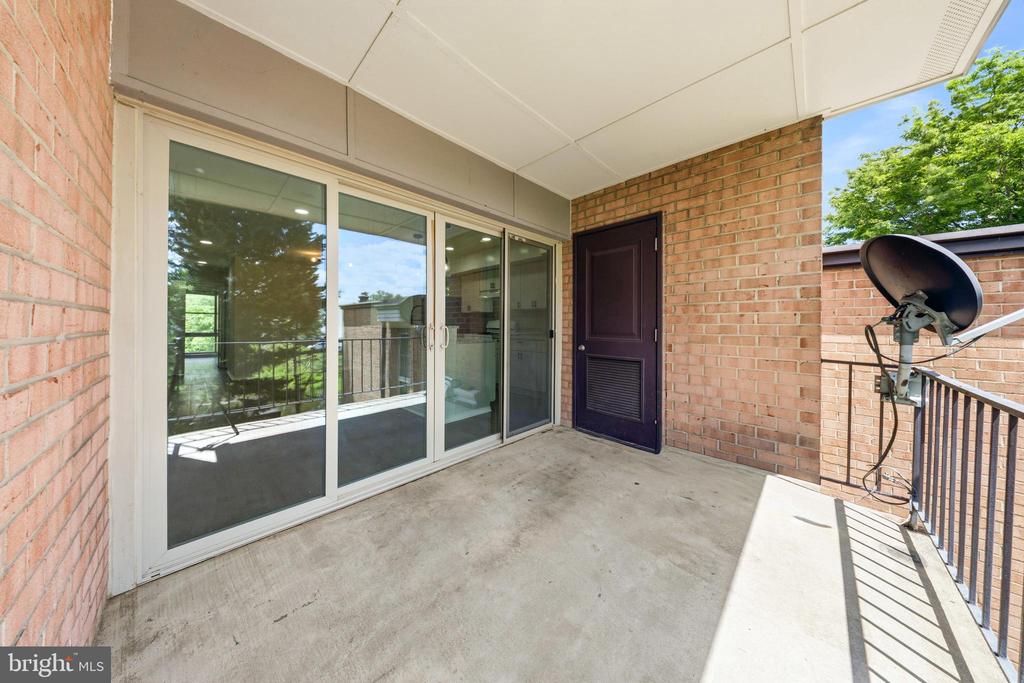 2202 GREENERY LANE Unit: 301-22