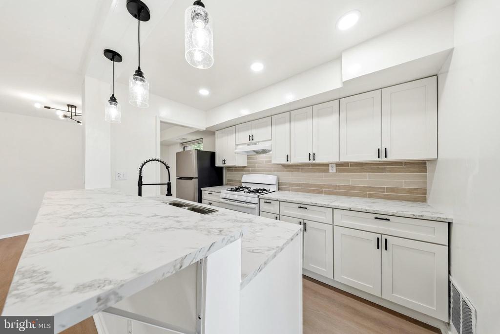 2202 GREENERY LANE Unit: 301-22