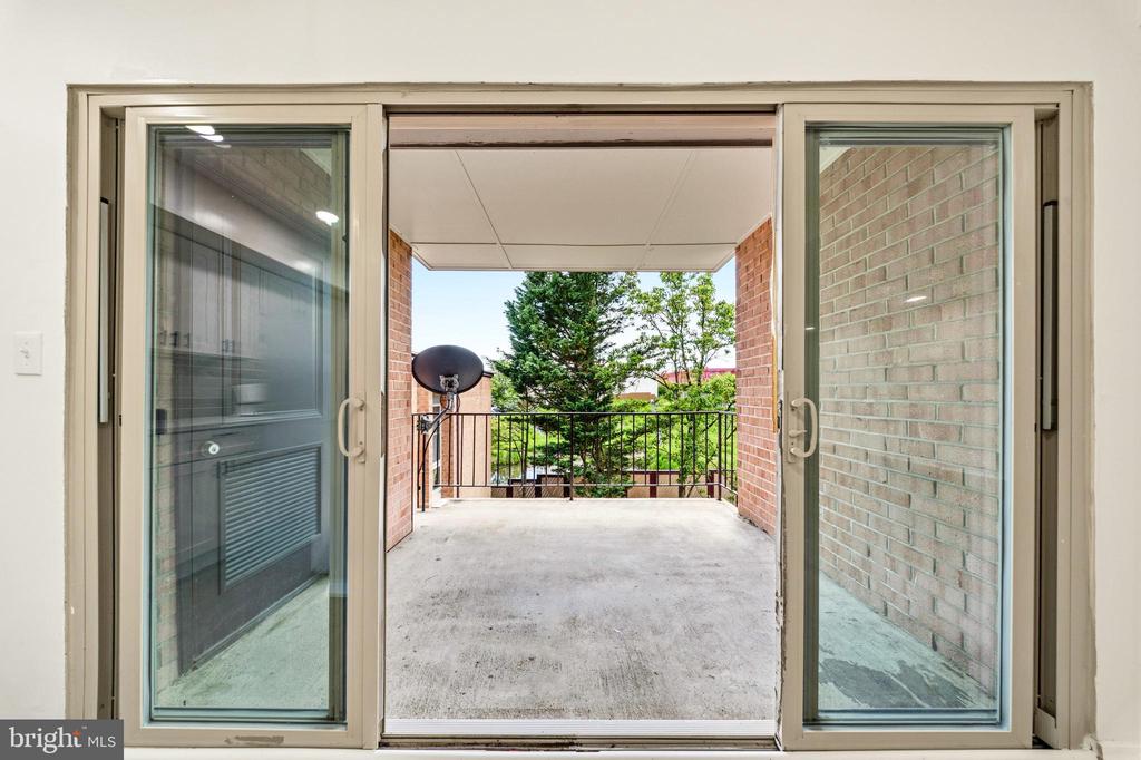 2202 GREENERY LANE Unit: 301-22