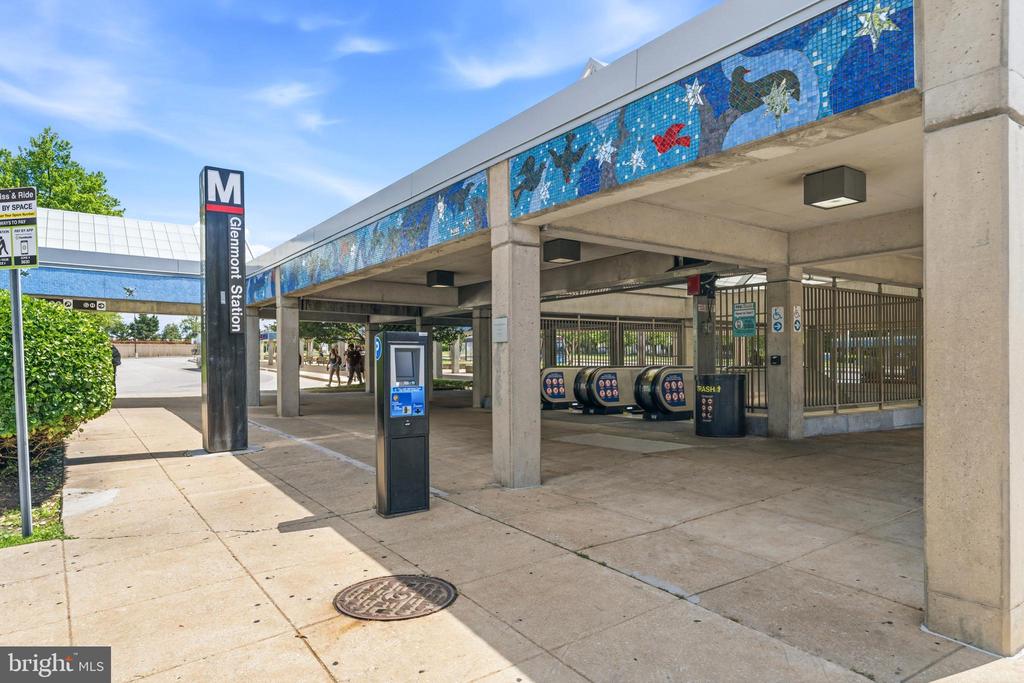 2202 GREENERY LANE Unit: 301-22