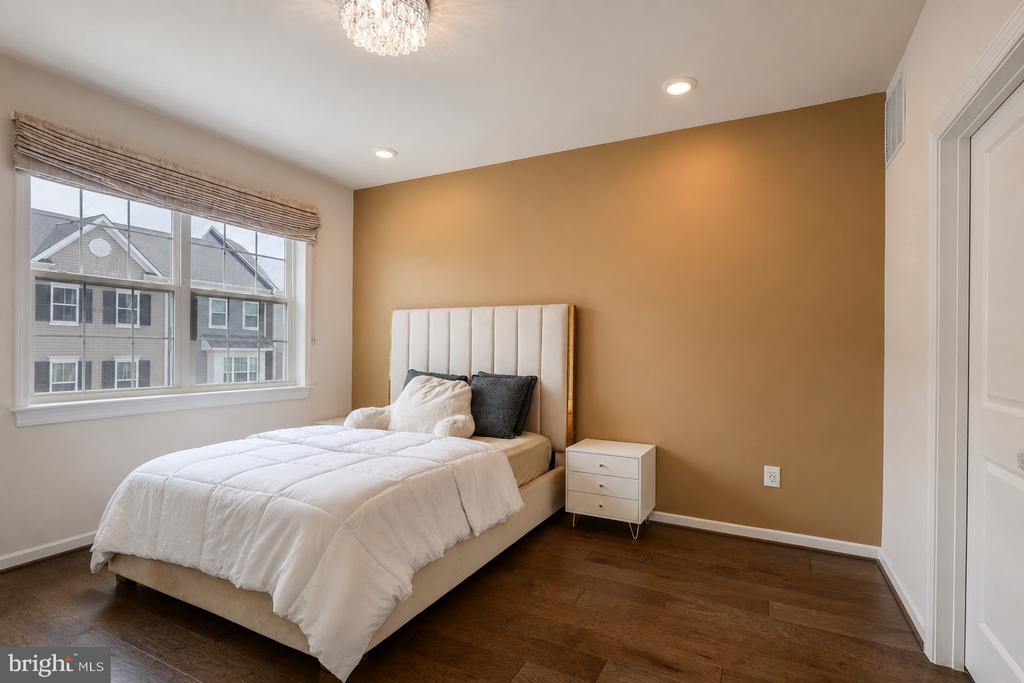 138 GARDEN CAPITAL WAY