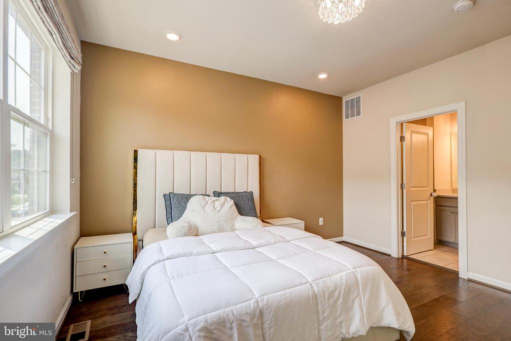 138 GARDEN CAPITAL WAY