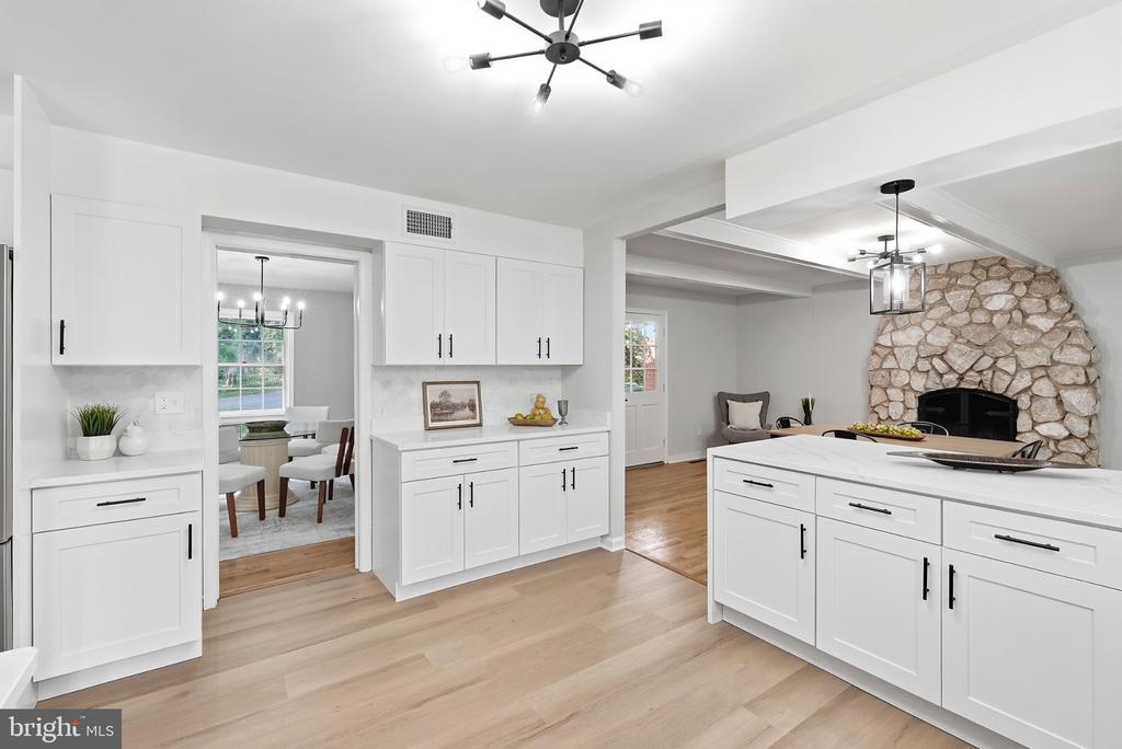 28405 HONEYSUCKLE DRIVE