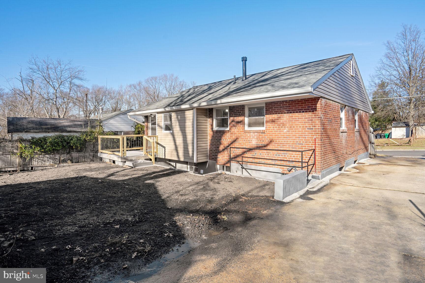 6403 COUNTRY CLUB COURT
