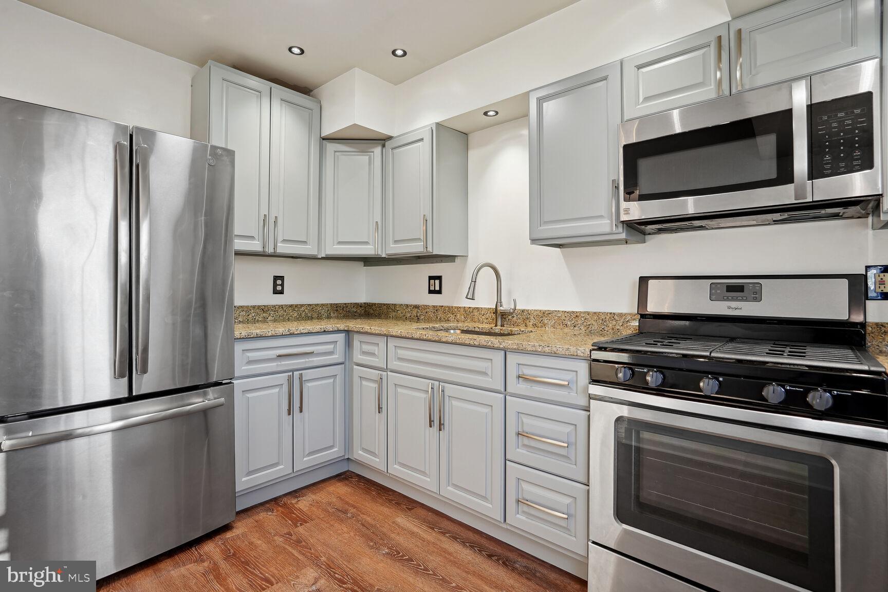 6403 COUNTRY CLUB COURT
