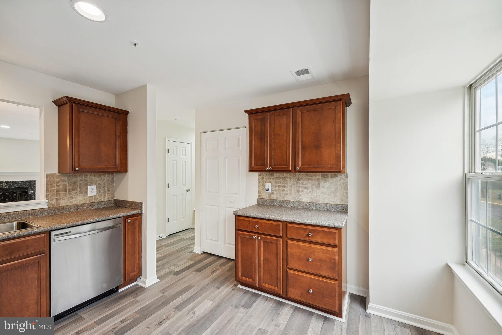 4242 APPLEGATE LANE 6