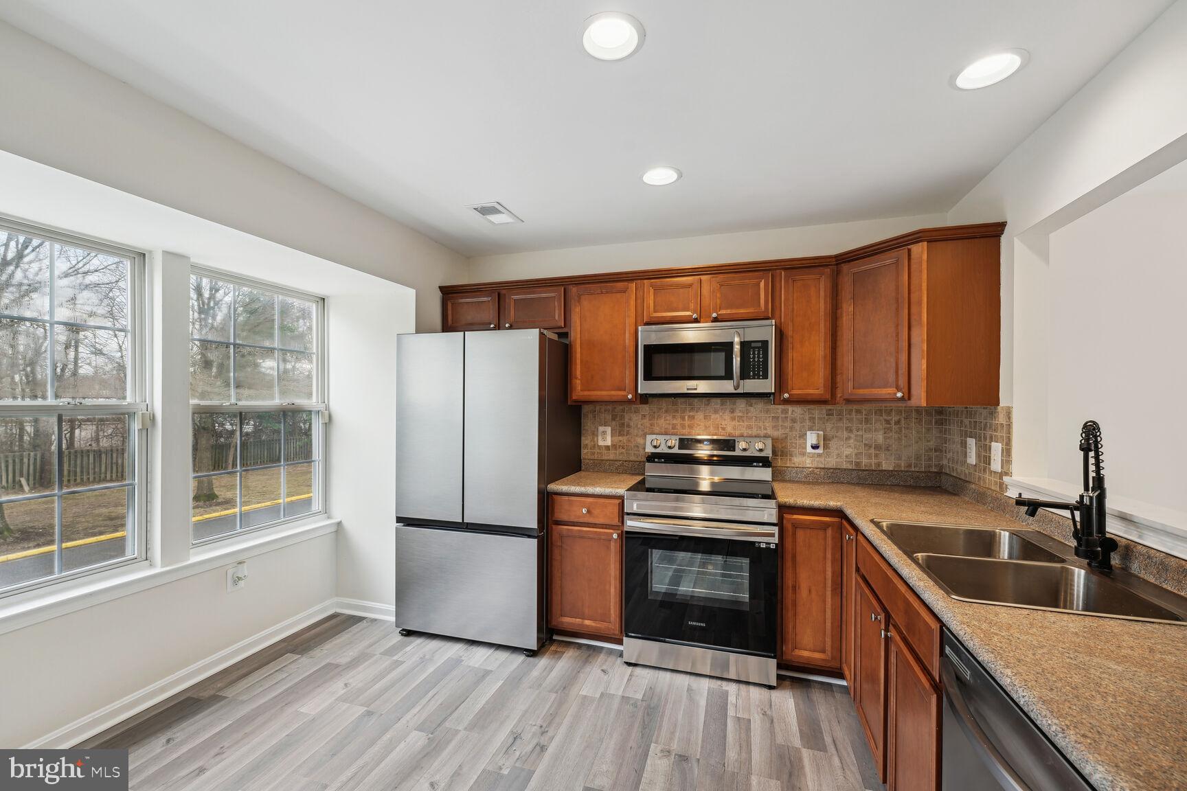 4242 APPLEGATE LANE 6