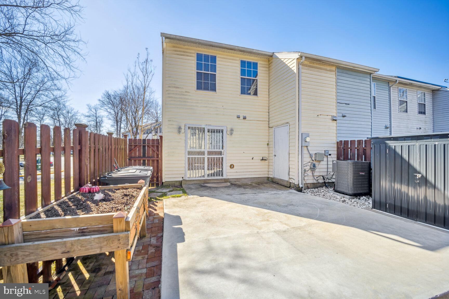 544 MOUNT LUBENTIA COURT E