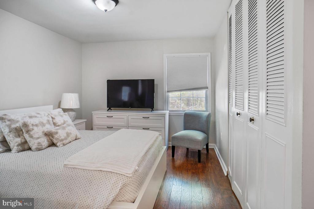 10400 RAMBLING HILL COURT