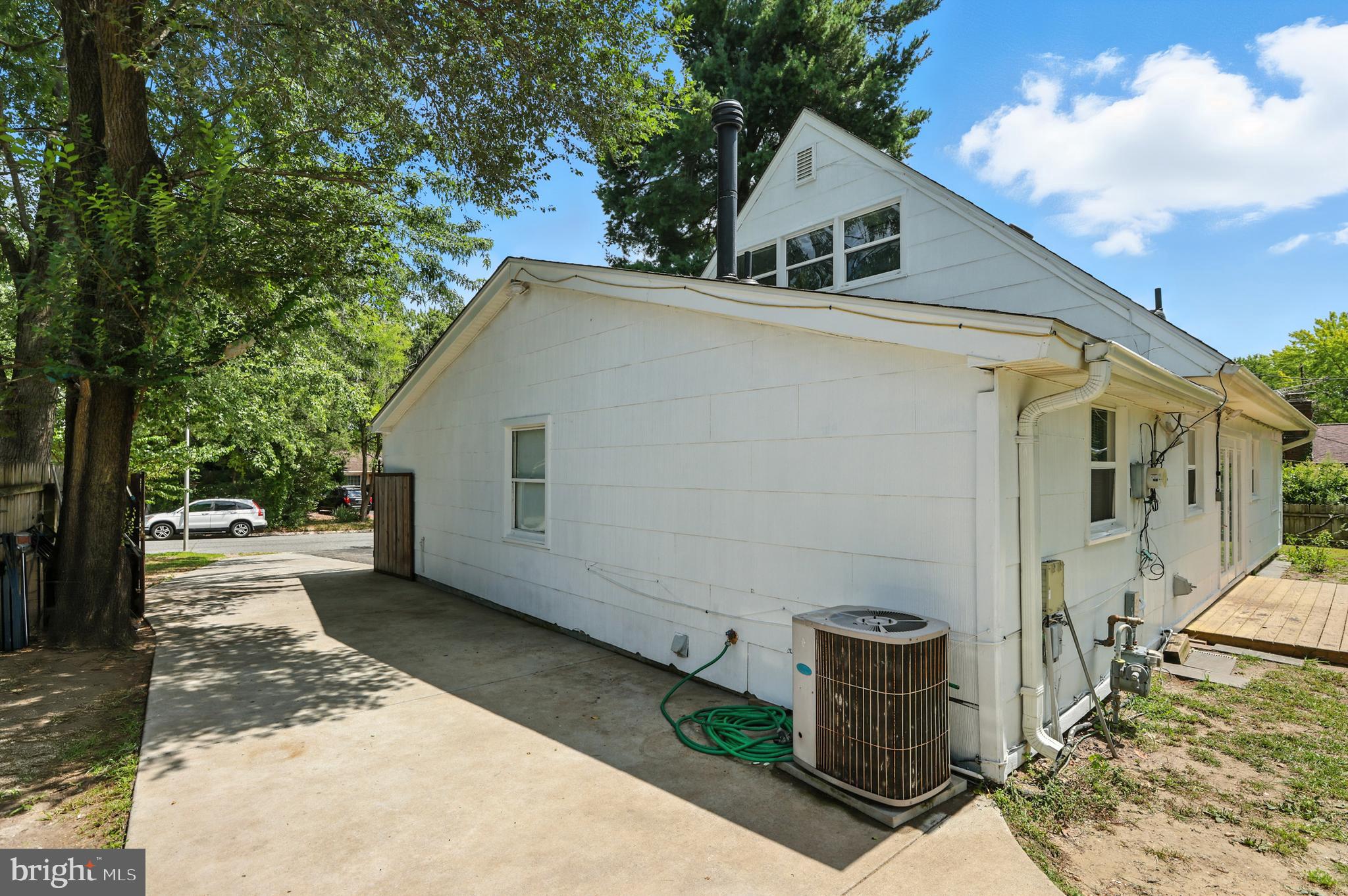 3502 MADONNA LANE