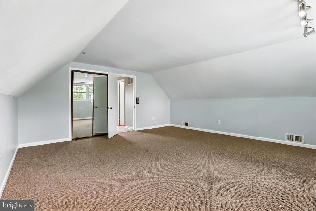 3502 MADONNA LANE
