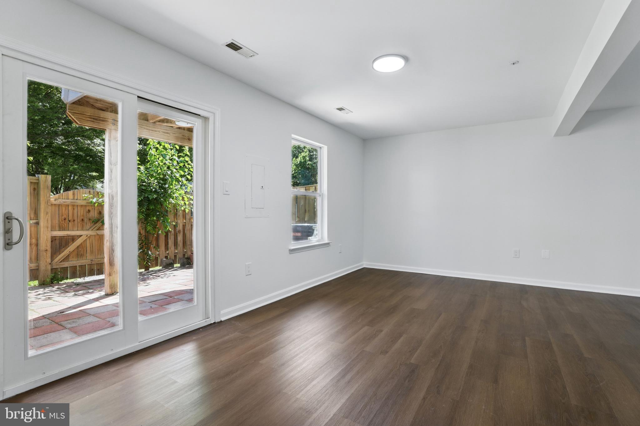 6019 SURREY LANE