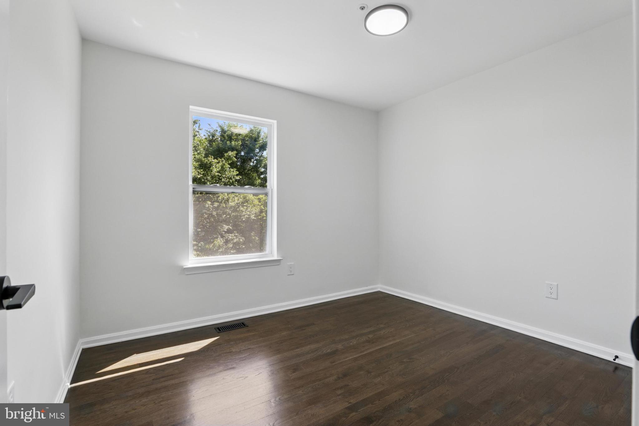6019 SURREY LANE