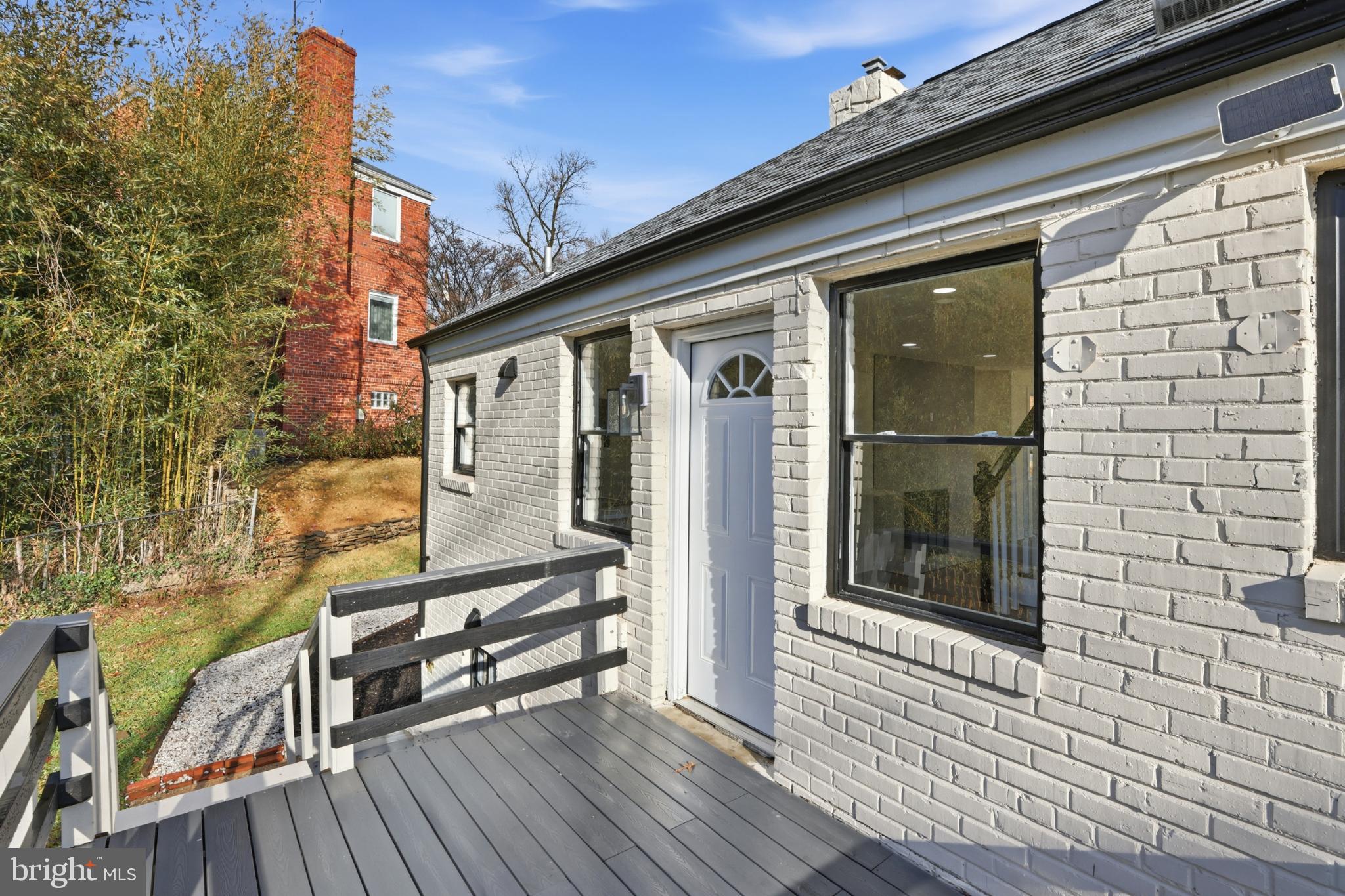 5621 HAWTHORNE STREET