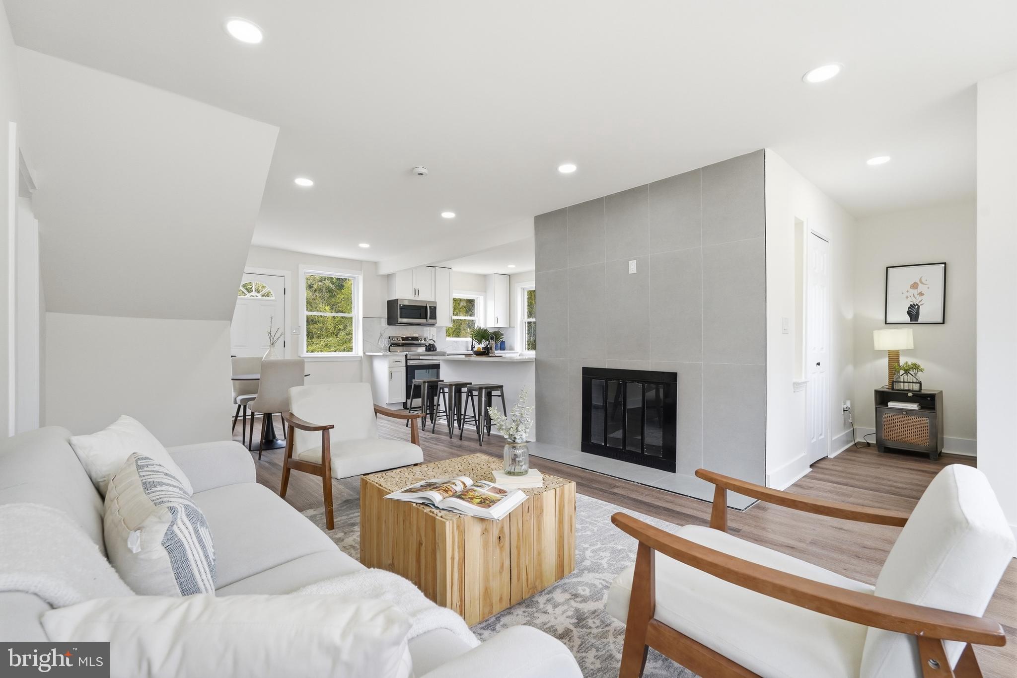 5621 HAWTHORNE STREET