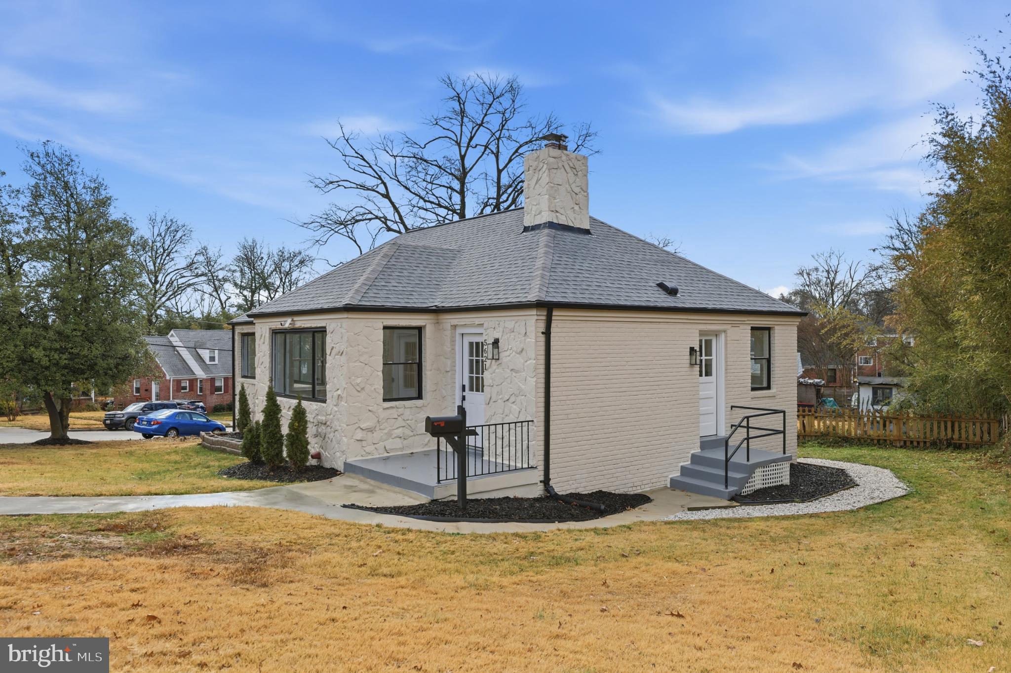 5621 HAWTHORNE STREET