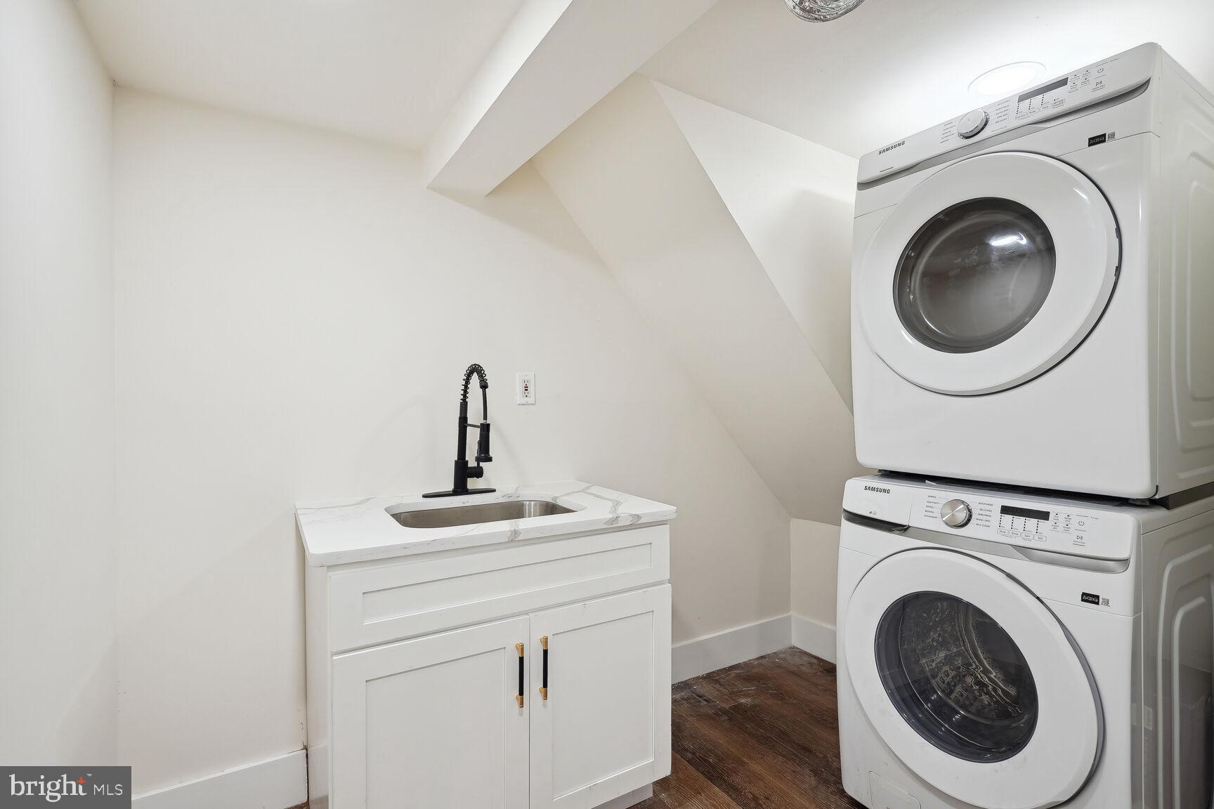 5621 HAWTHORNE STREET