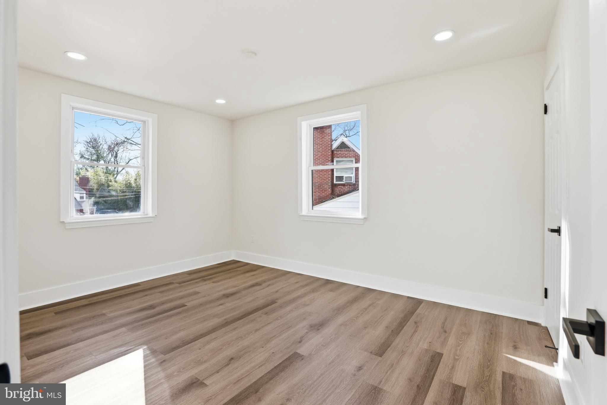 5621 HAWTHORNE STREET