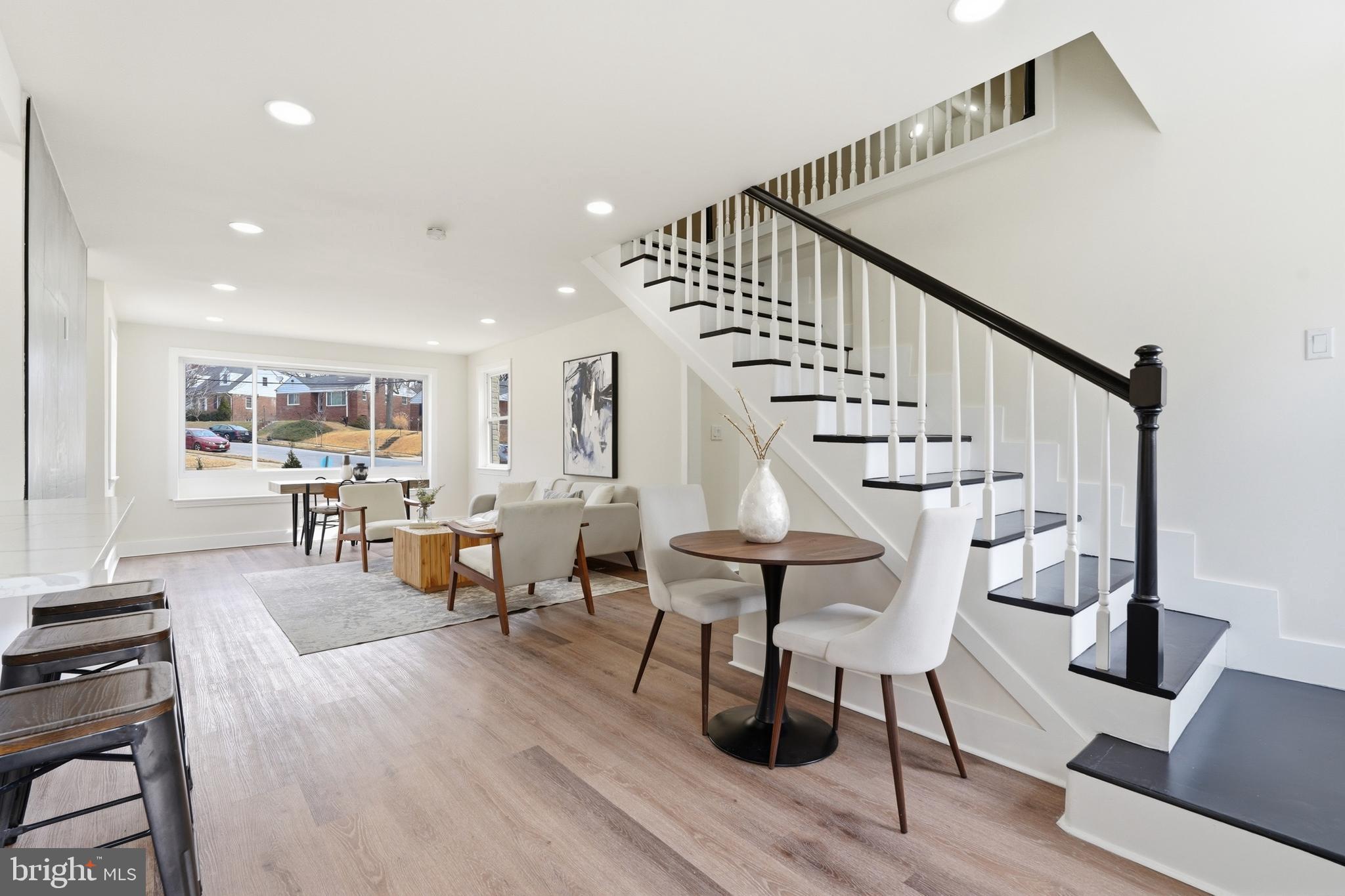 5621 HAWTHORNE STREET