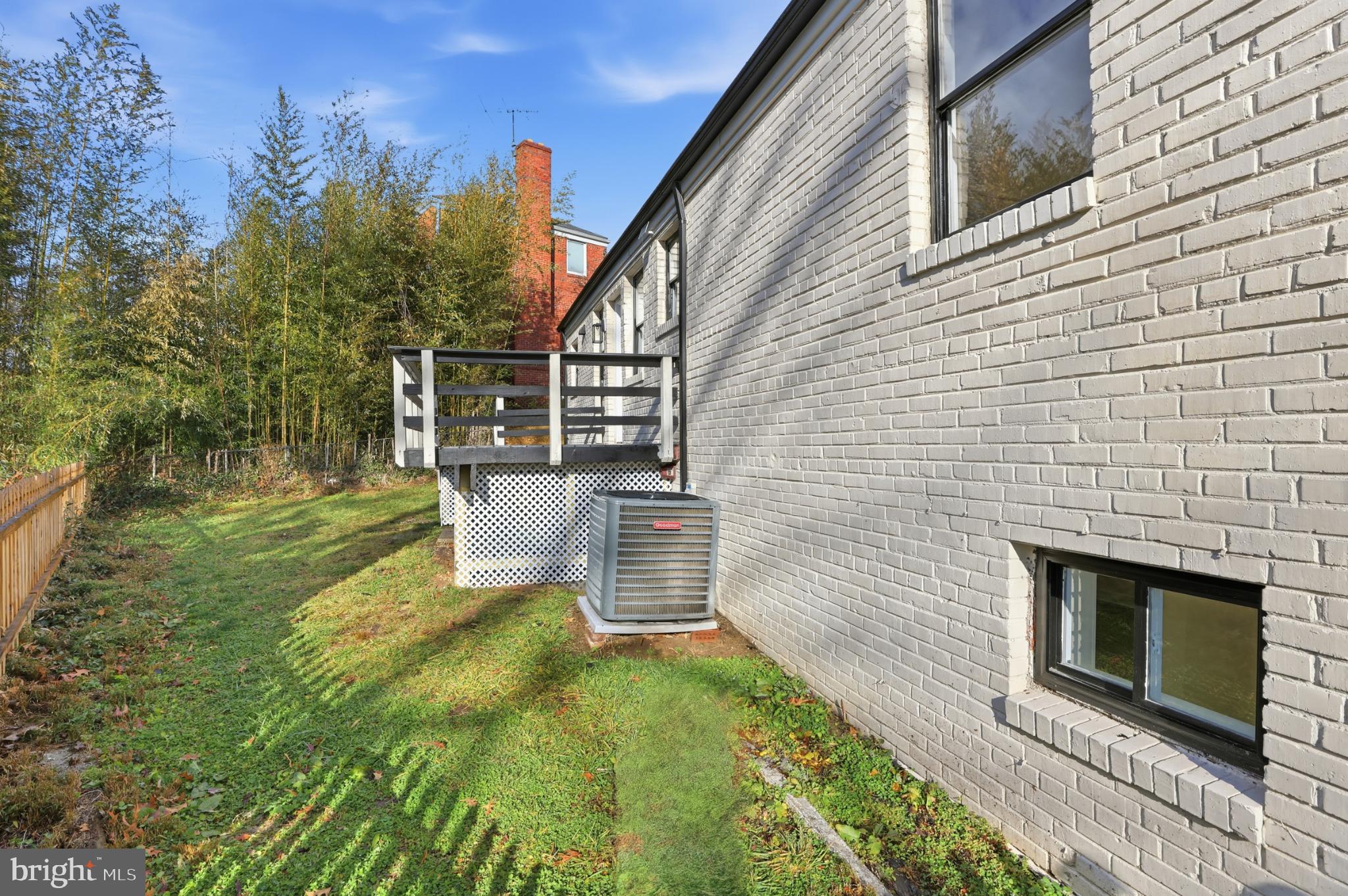 5621 HAWTHORNE STREET